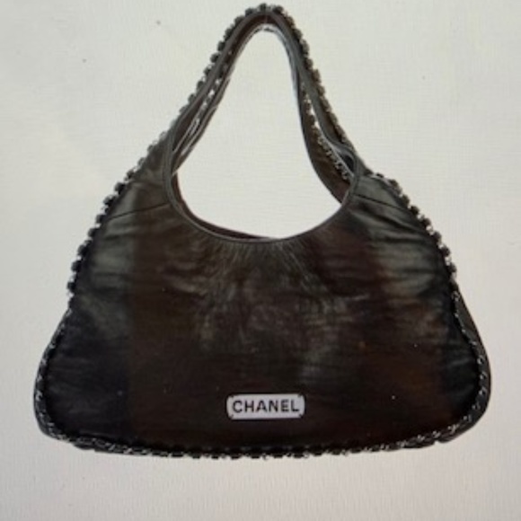 Chanel Hobo Bag with Chunky Chain Strap Large 22S Lambskin Black